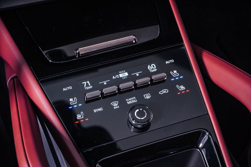 New 2026 Porsche Cayenne Turbo AWD/4WD image 25