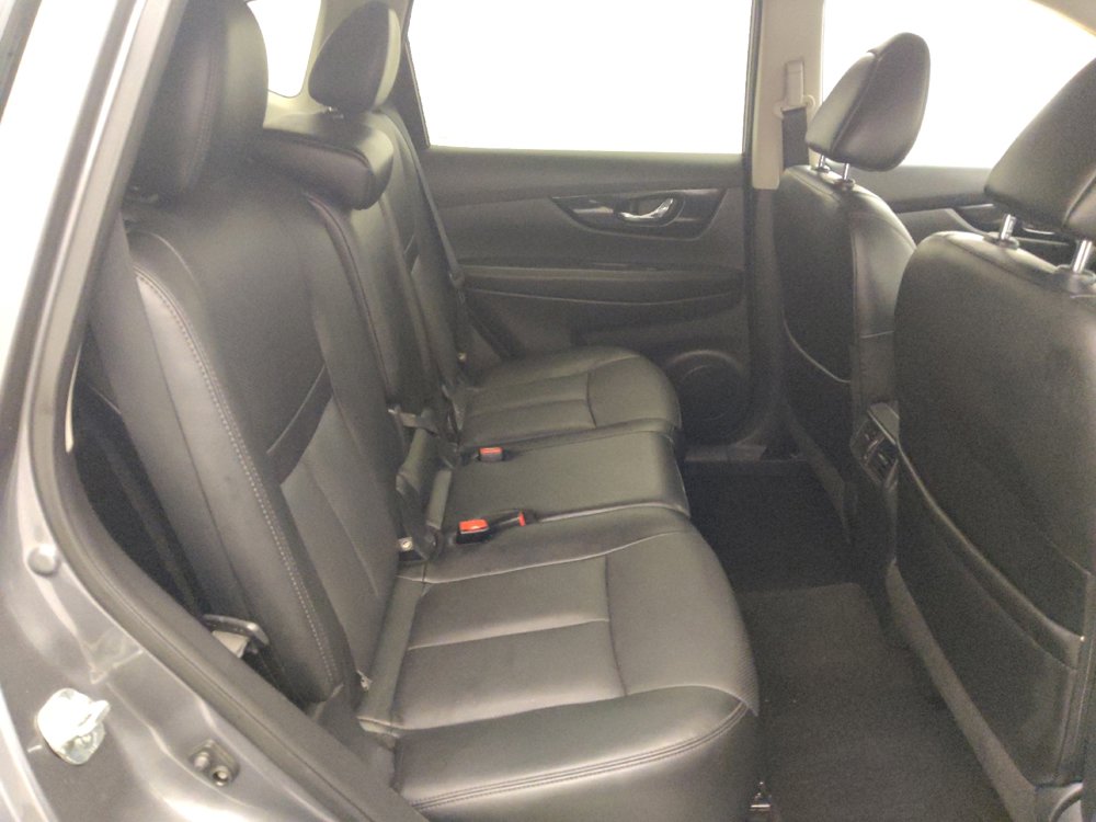 Used 2017 Nissan Rogue SL w/ SL Premium Package image 19