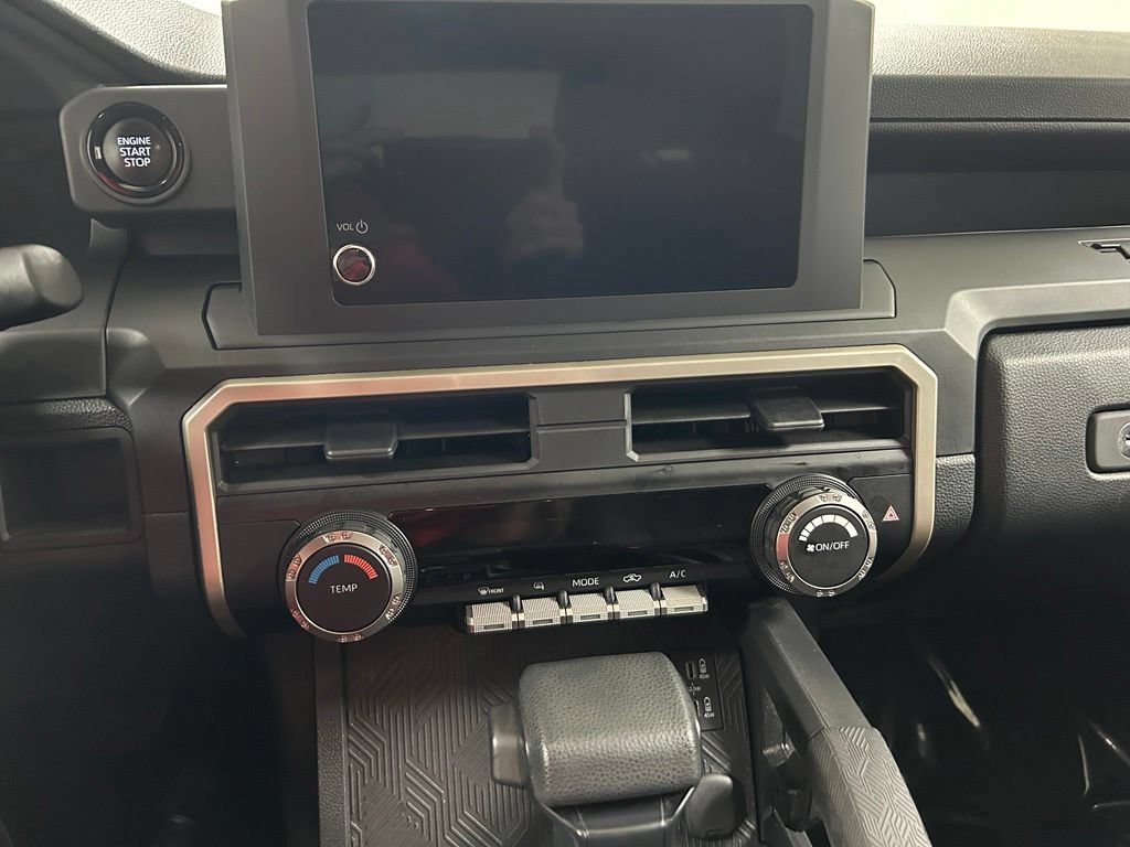 Certified 2024 Toyota Tacoma SR AWD/4WD image 18
