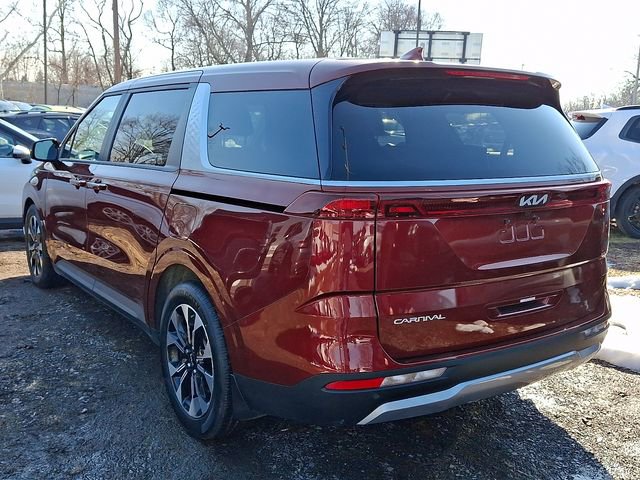 Used 2024 Kia Carnival EX image 4