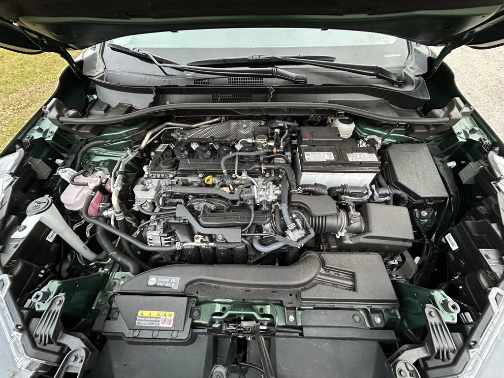 Used 2025 Toyota Corolla Cross XLE image 11
