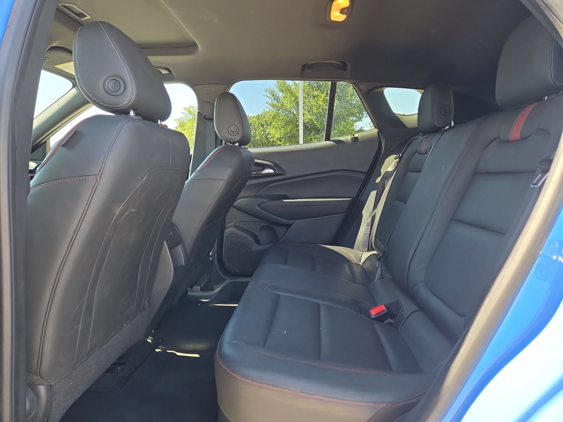 Used 2024 Chevrolet Trax RS w/ Sunroof Package FWD image 13