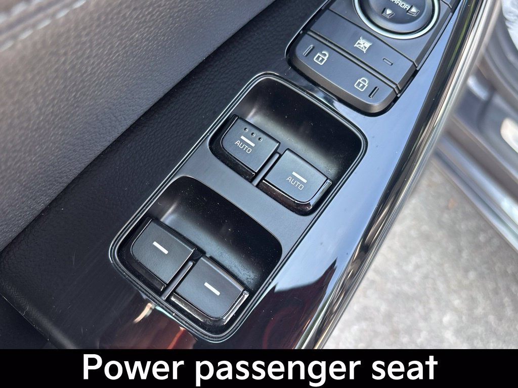 Used 2019 Kia Cadenza Technology FWD image 14