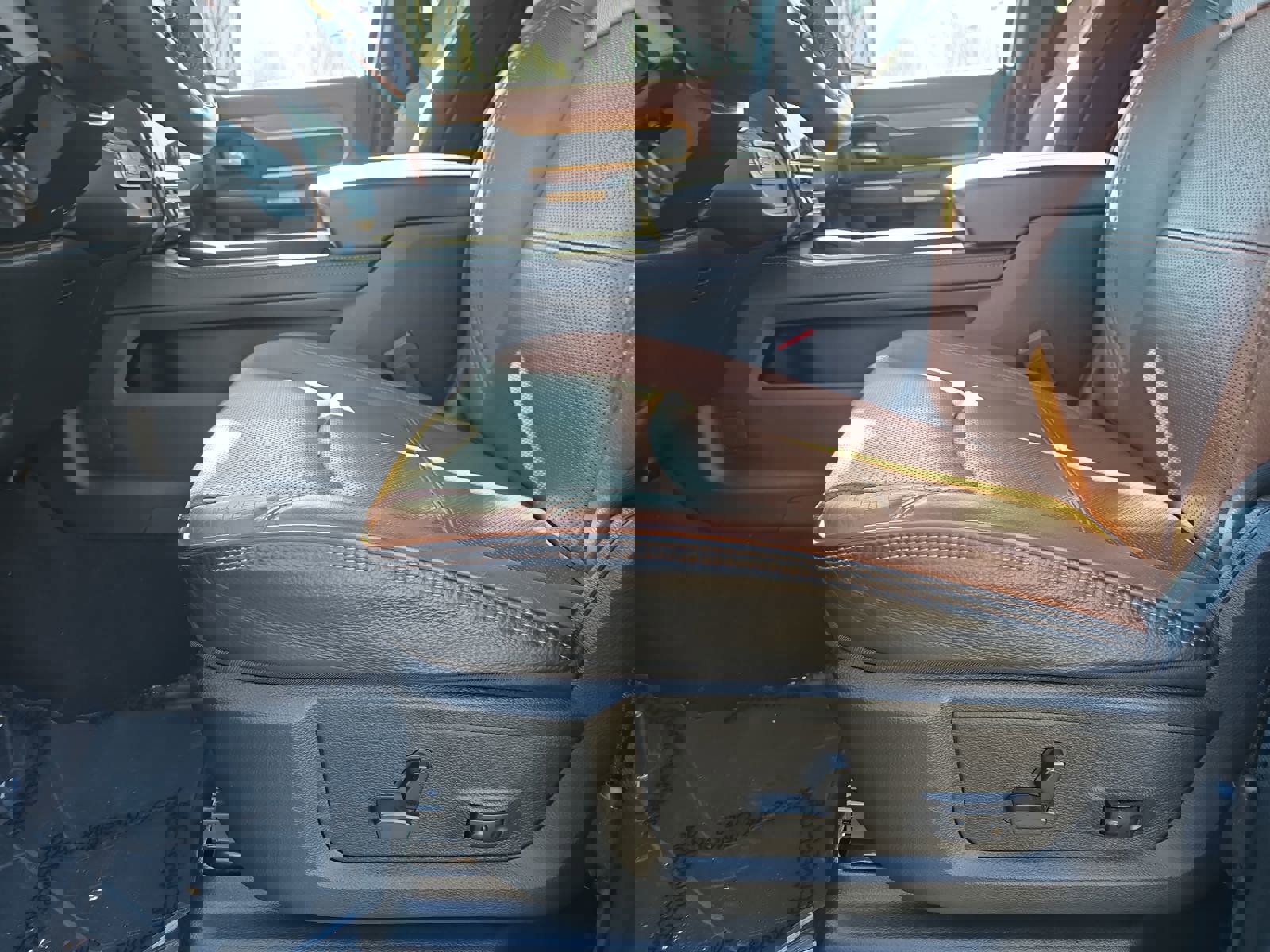 Used 2024 RAM 2500 Limited w/ Safety Group image 30