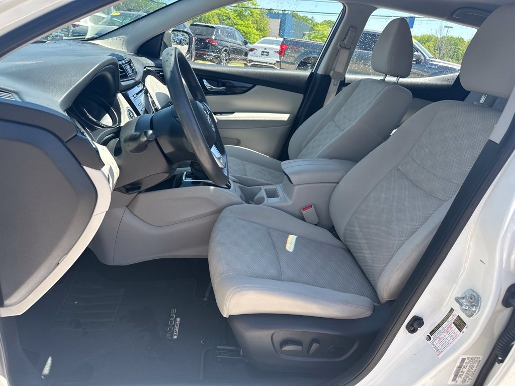 Used 2018 Nissan Rogue Sport SV AWD/4WD image 15