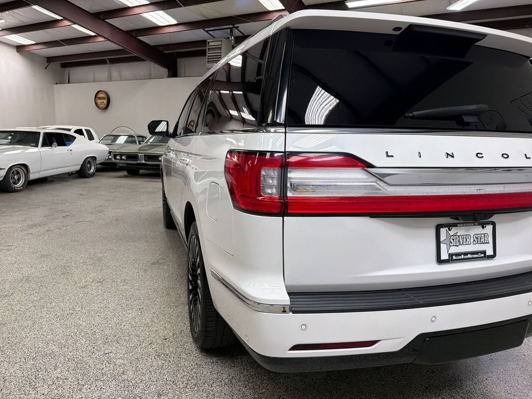 Used 2020 Lincoln Navigator Black Label w/ Cargo Convenience Package AWD/4WD image 15