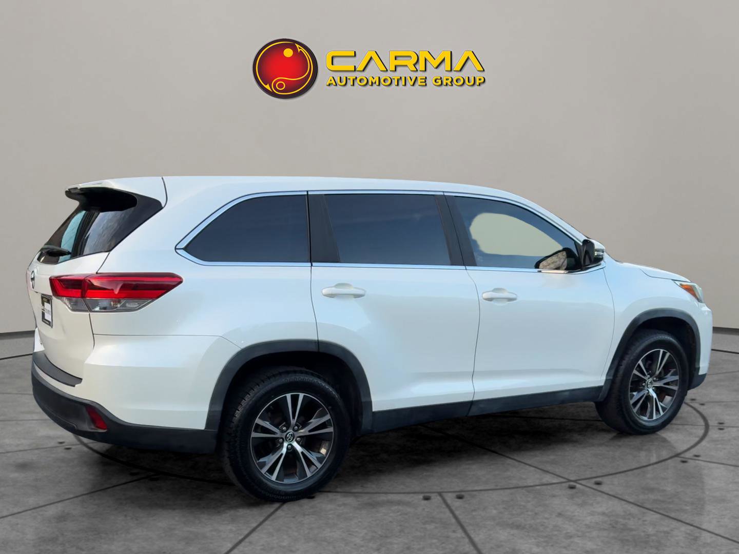 Used 2019 Toyota Highlander LE FWD image 8