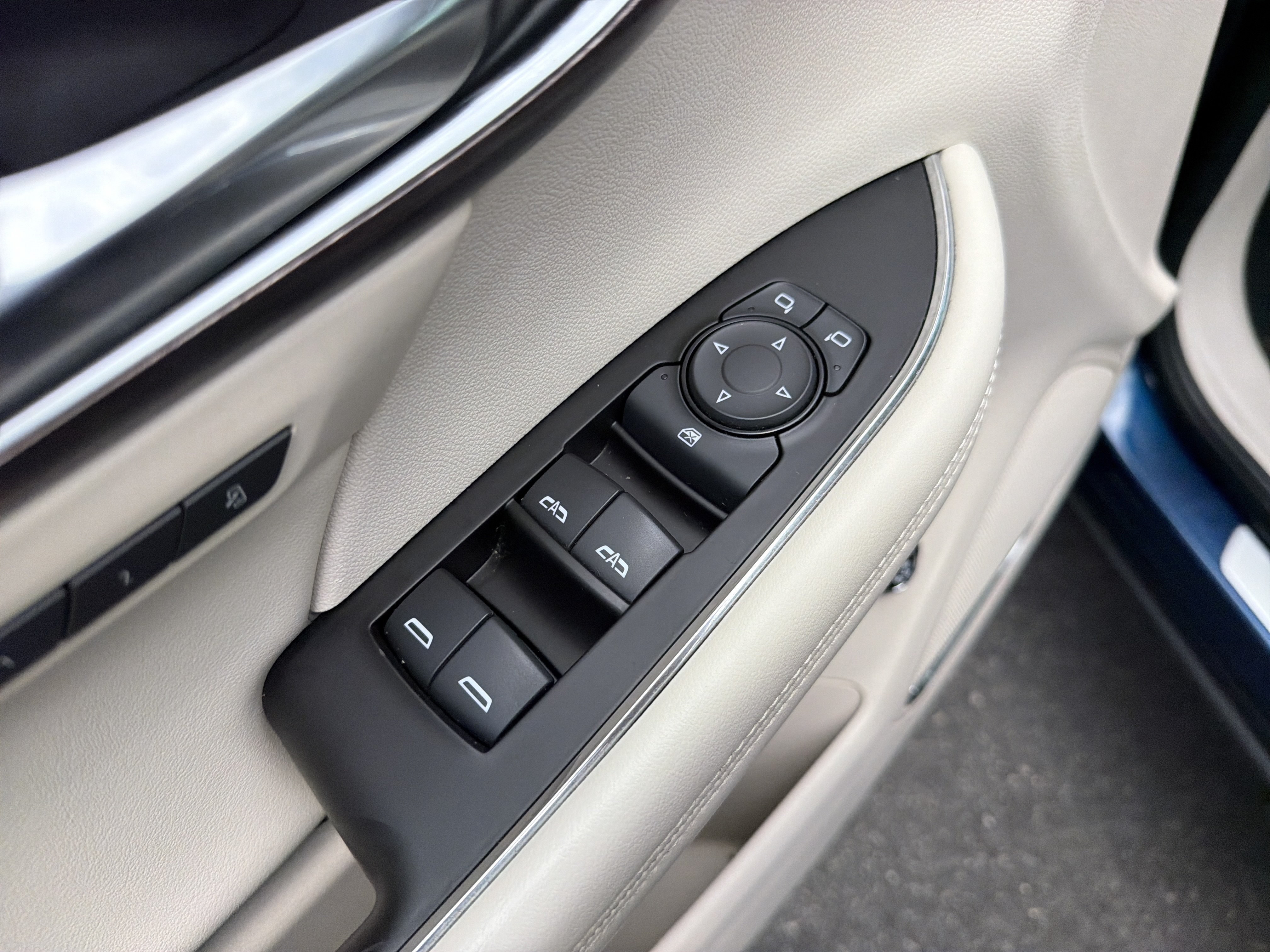 Used 2023 Buick Envision Avenir AWD/4WD image 14