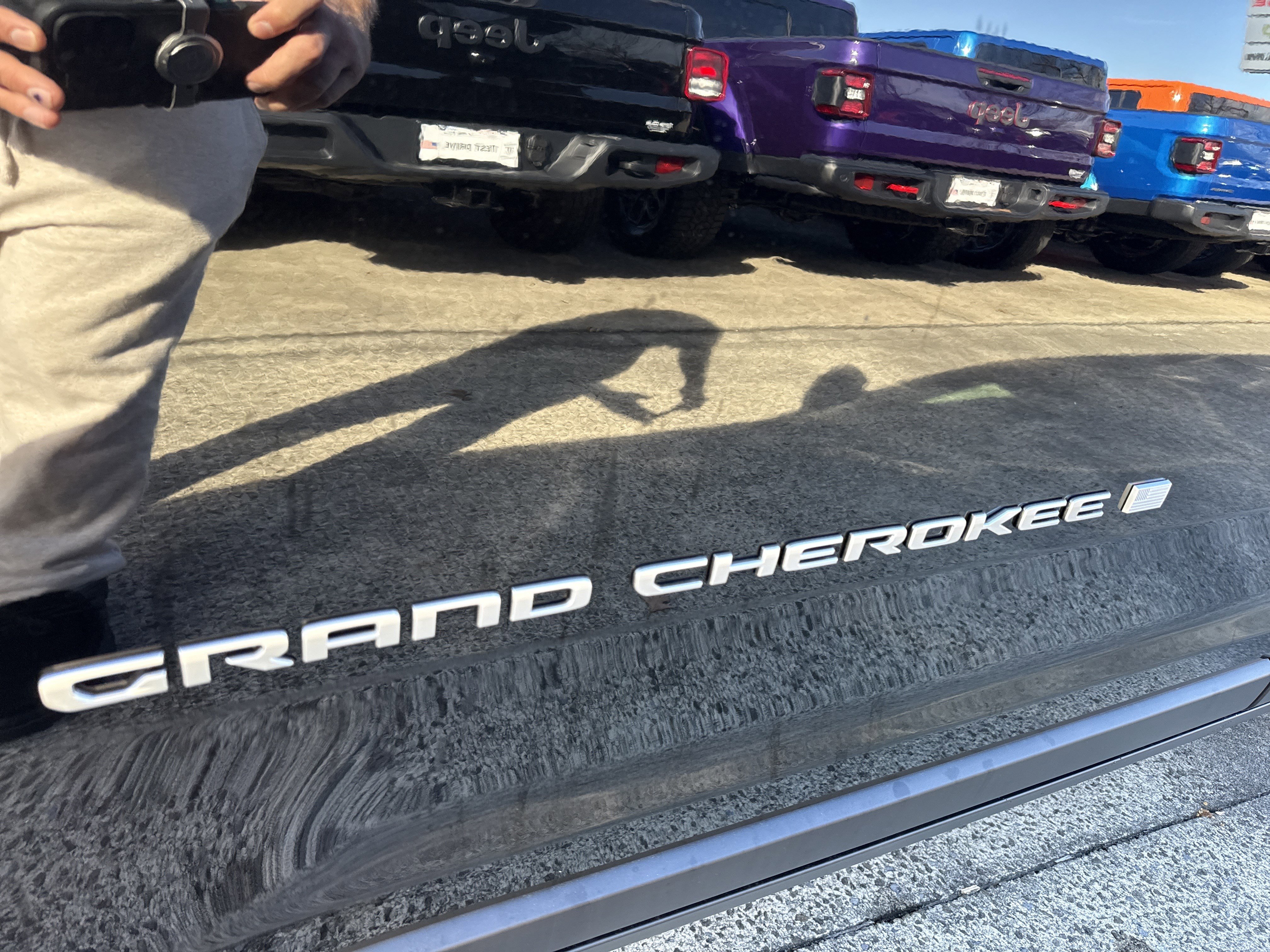 New 2025 Jeep Grand Cherokee Laredo image 12