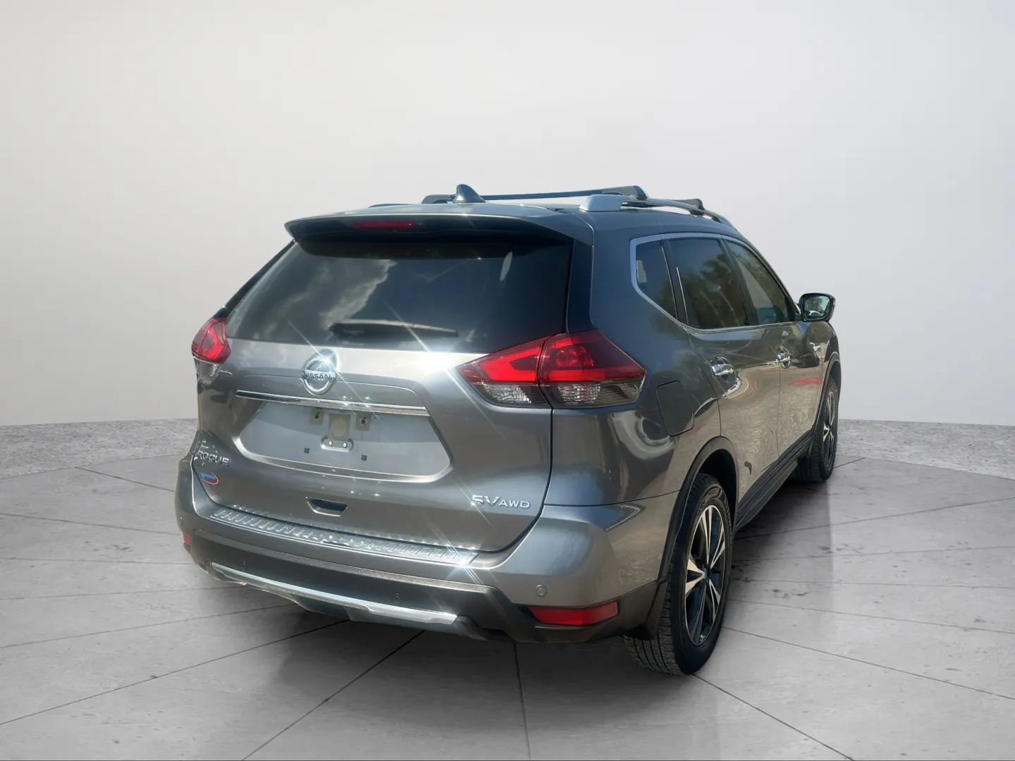 Used 2019 Nissan Rogue SV w/ Sun & Sound Touring Package AWD/4WD image 9
