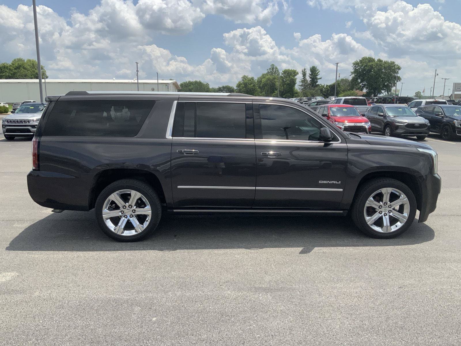Used 2018 GMC Yukon XL Denali w/ Denali Ultimate Package AWD/4WD image 15