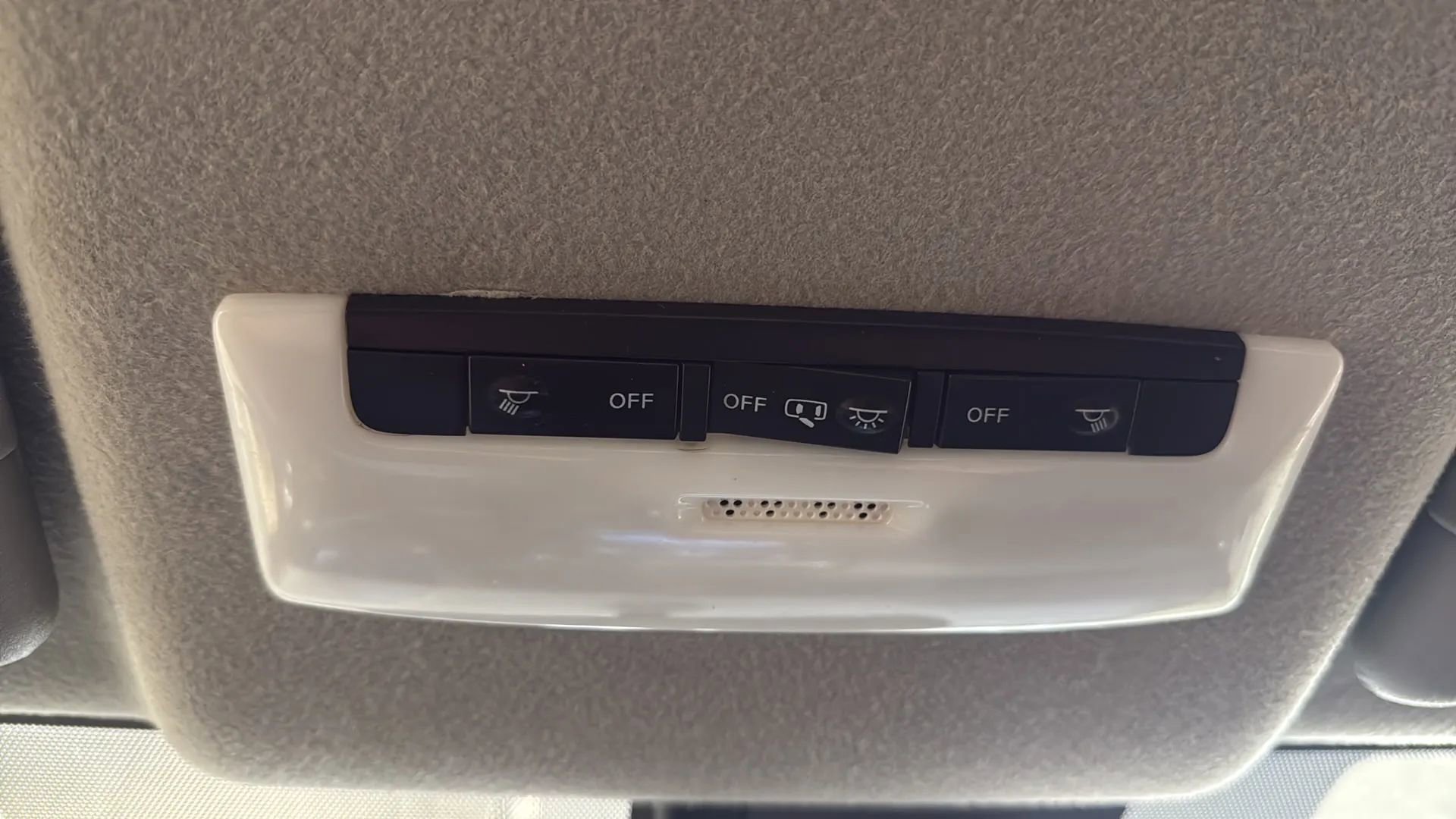 Used 2023 Nissan Versa S image 19