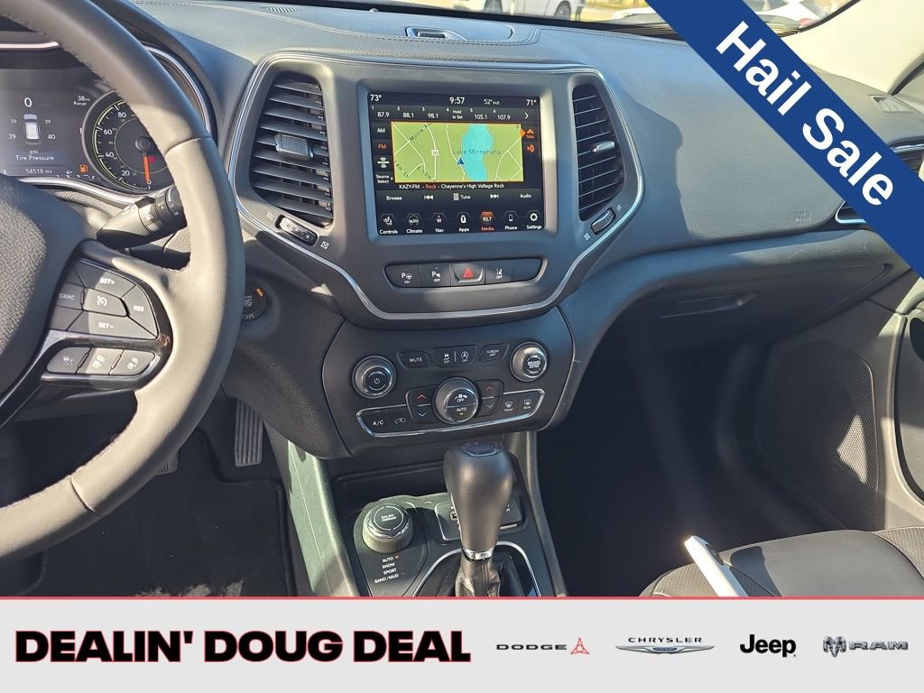 Used 2023 Jeep Cherokee Altitude Lux image 18