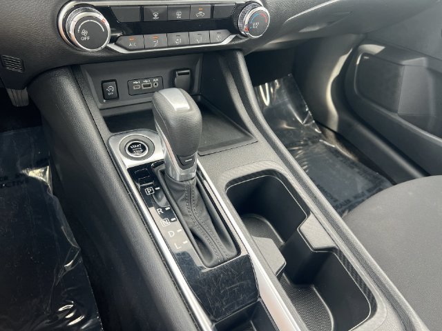 Used 2025 Nissan Sentra SV FWD image 23