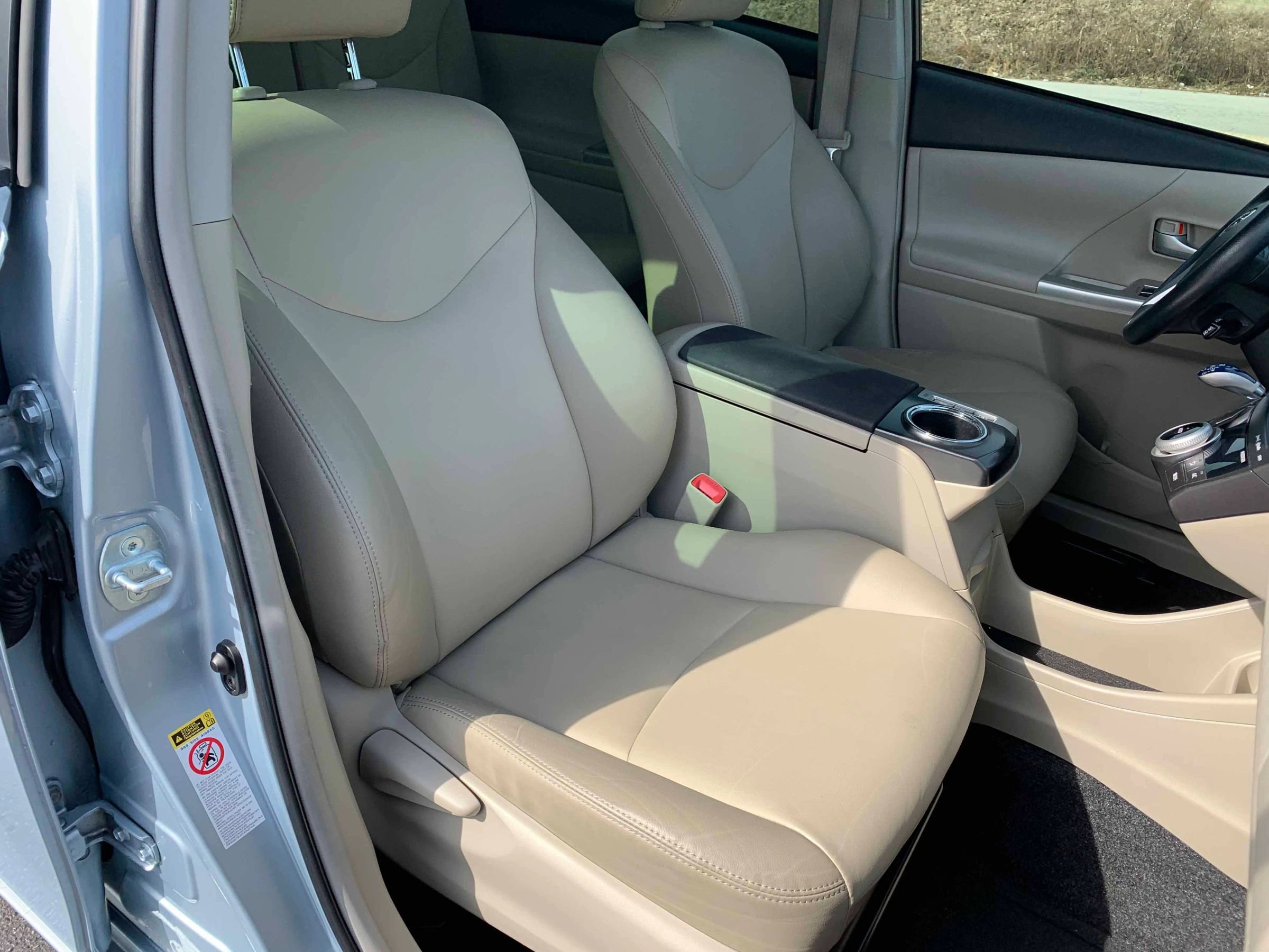 Used 2014 Toyota Prius V Five image 5