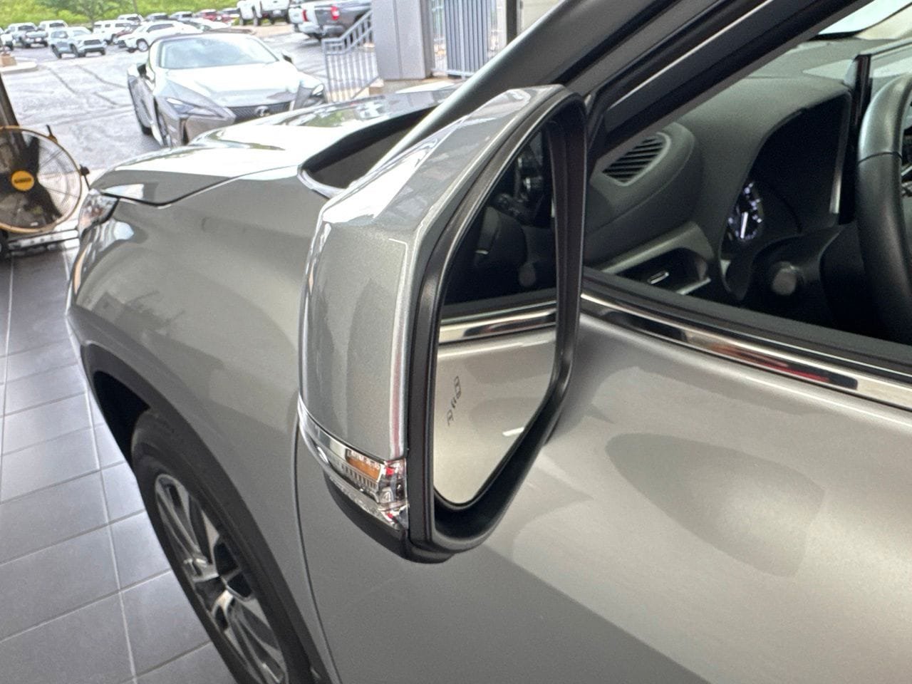 Used 2025 Toyota Highlander XLE AWD/4WD image 15
