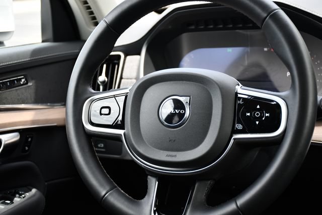 Used 2025 Volvo XC90 B6 Plus AWD/4WD image 22