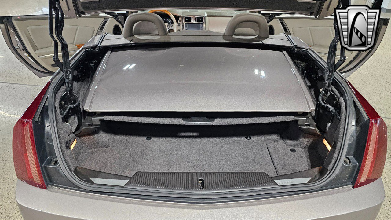Used 2004 Cadillac XLR image 27