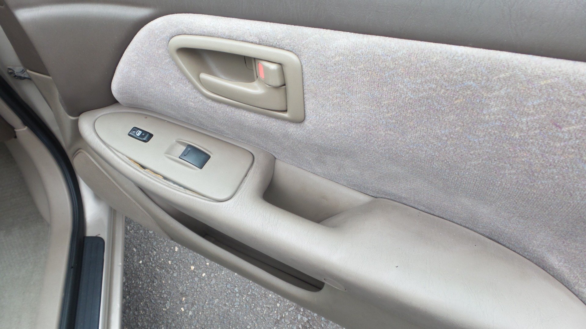 Used 1998 Toyota Camry LE FWD image 64