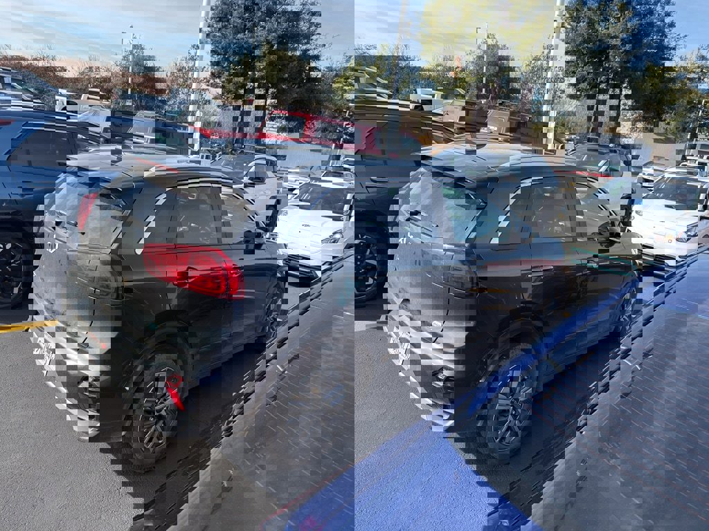 Used 2022 Kia Niro EX image 3