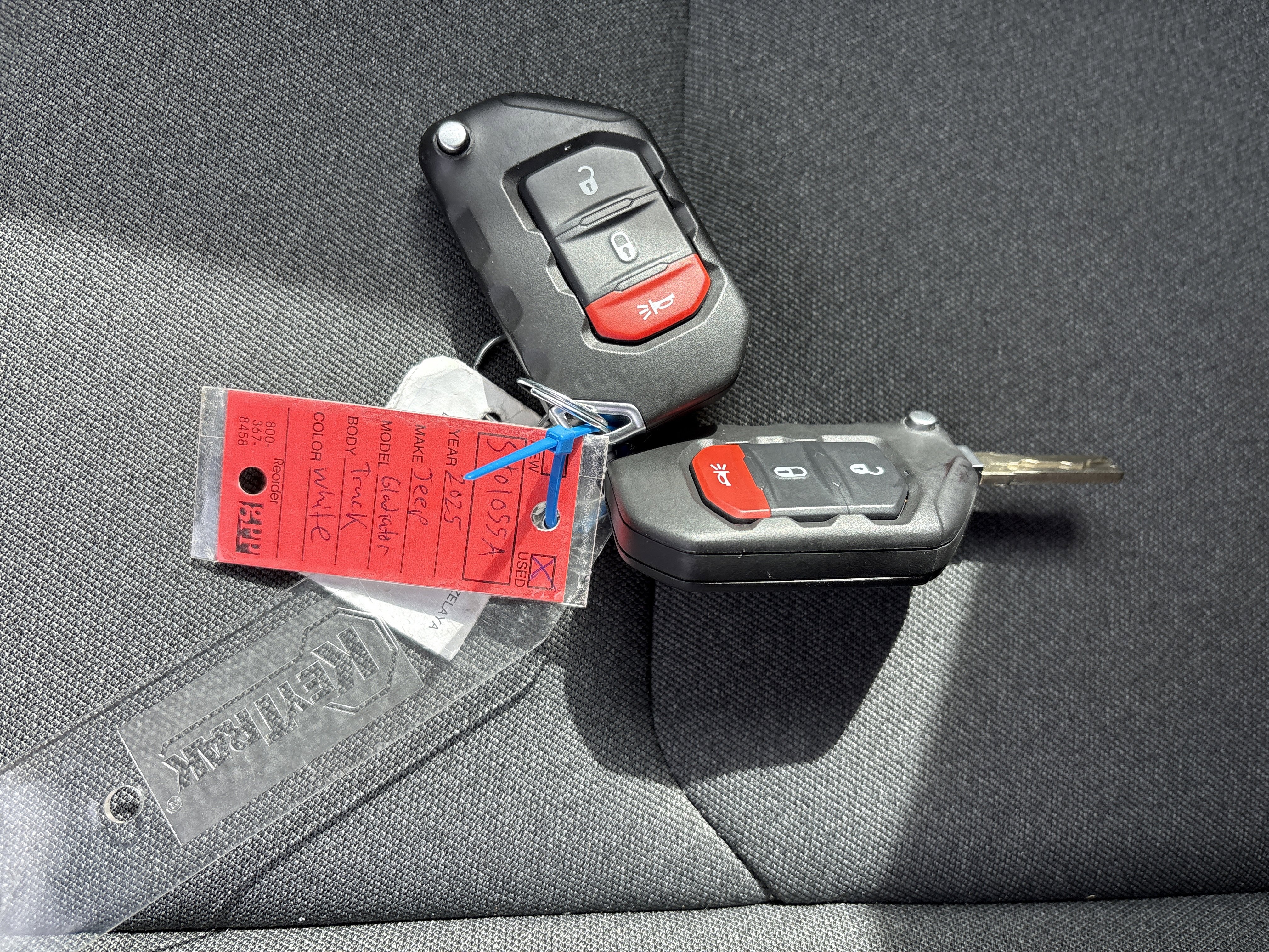 Certified 2025 Jeep Gladiator Nighthawk image 38