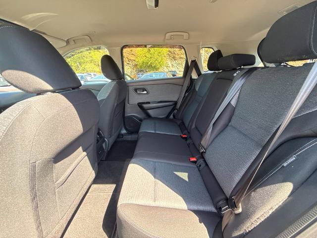 Certified 2022 Nissan Rogue SV AWD/4WD image 16