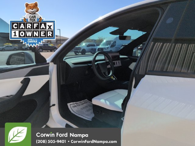 Used 2026 Tesla Model Y Long Range RWD image 9