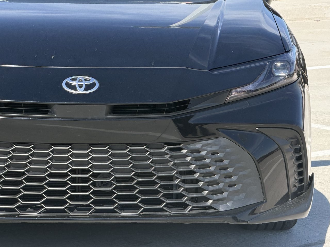 Used 2025 Toyota Camry SE FWD image 8
