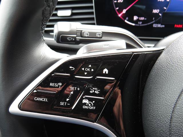 Used 2025 Mercedes-Benz GLS 450 4MATIC image 11