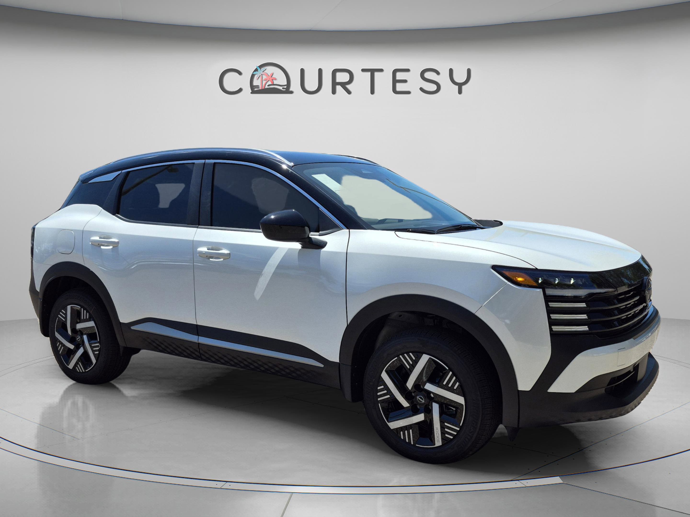 New 2026 Nissan Kicks SV w/ SV Premium Package FWD image 8