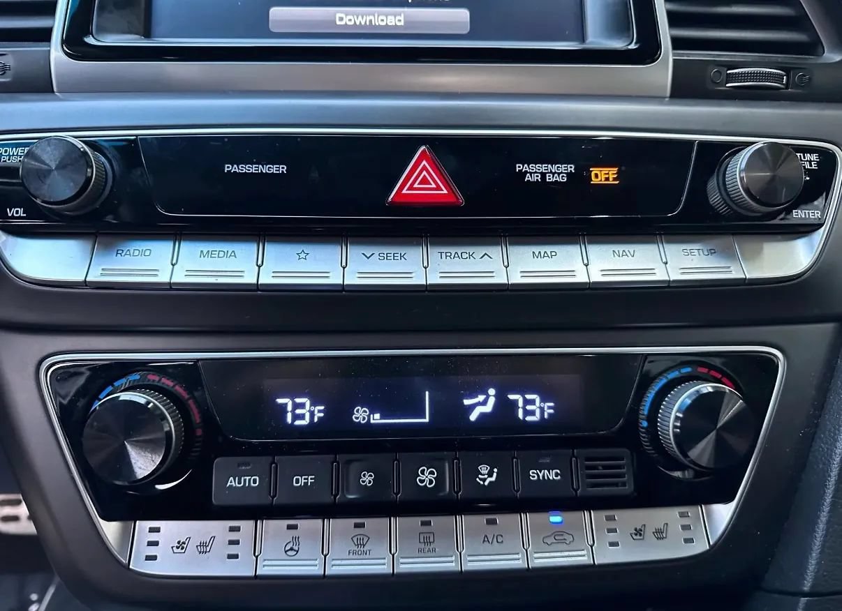Used 2018 Hyundai Sonata Limited FWD image 18