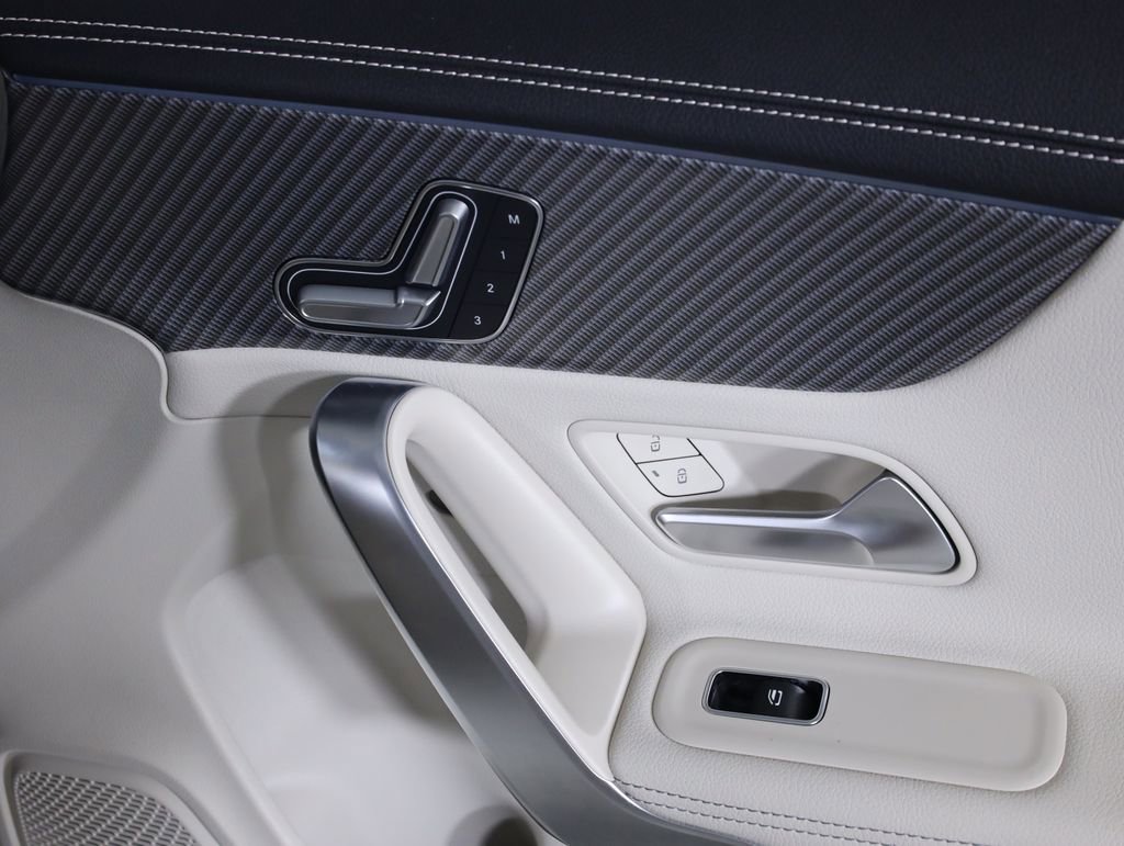 Certified 2025 Mercedes-Benz CLA 250 4MATIC image 56