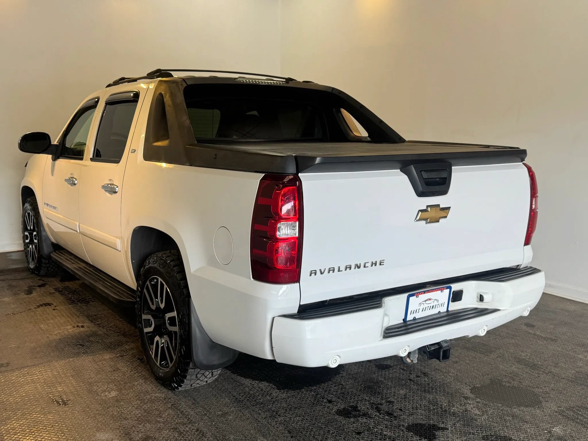 Used 2007 Chevrolet Avalanche LTZ w/ LTZ Preferred Equipment Group AWD/4WD image 4