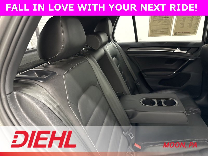 Used 2017 Volkswagen Golf R 4-Door image 10