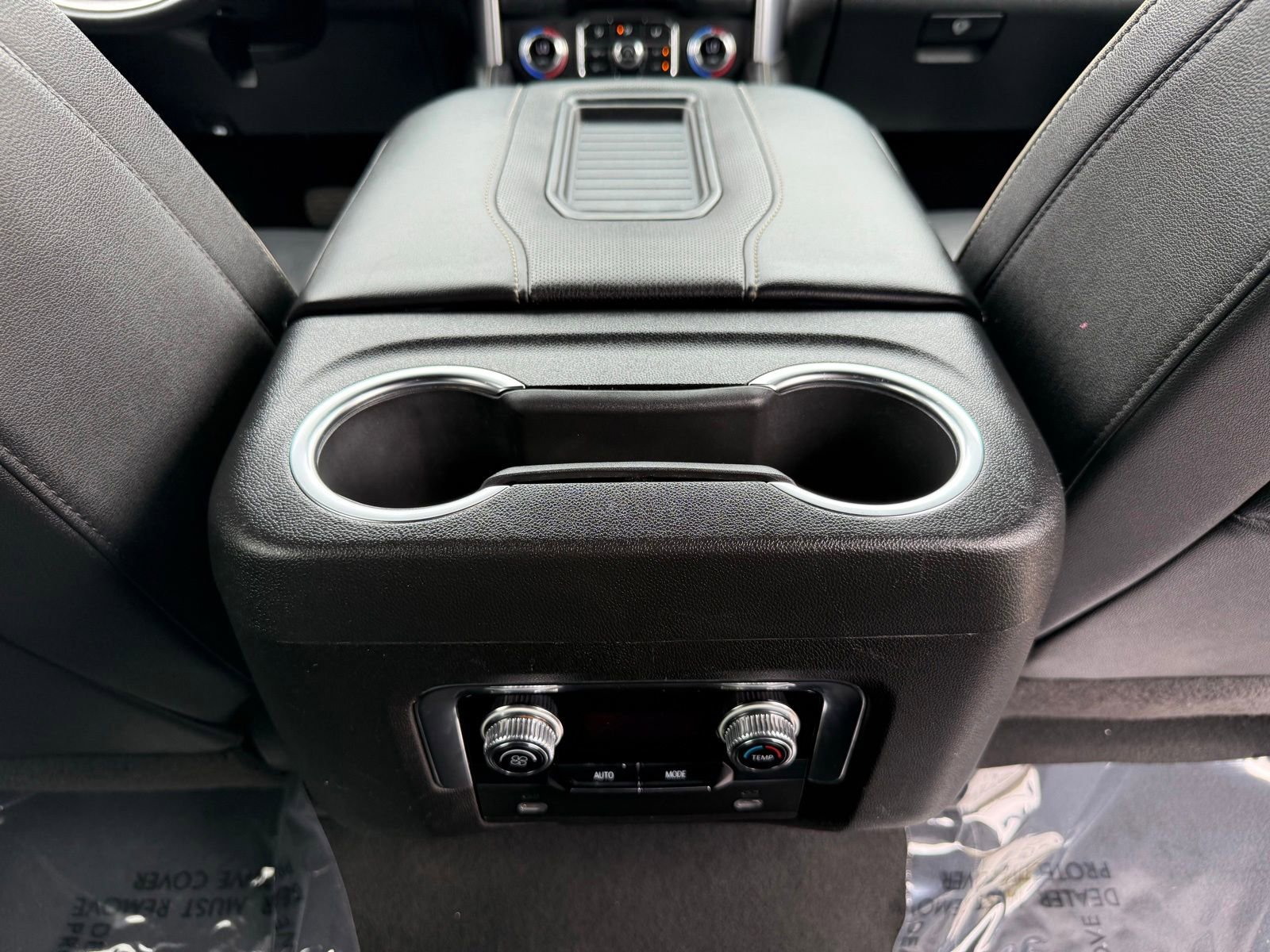 Used 2024 GMC Yukon SLT RWD image 39