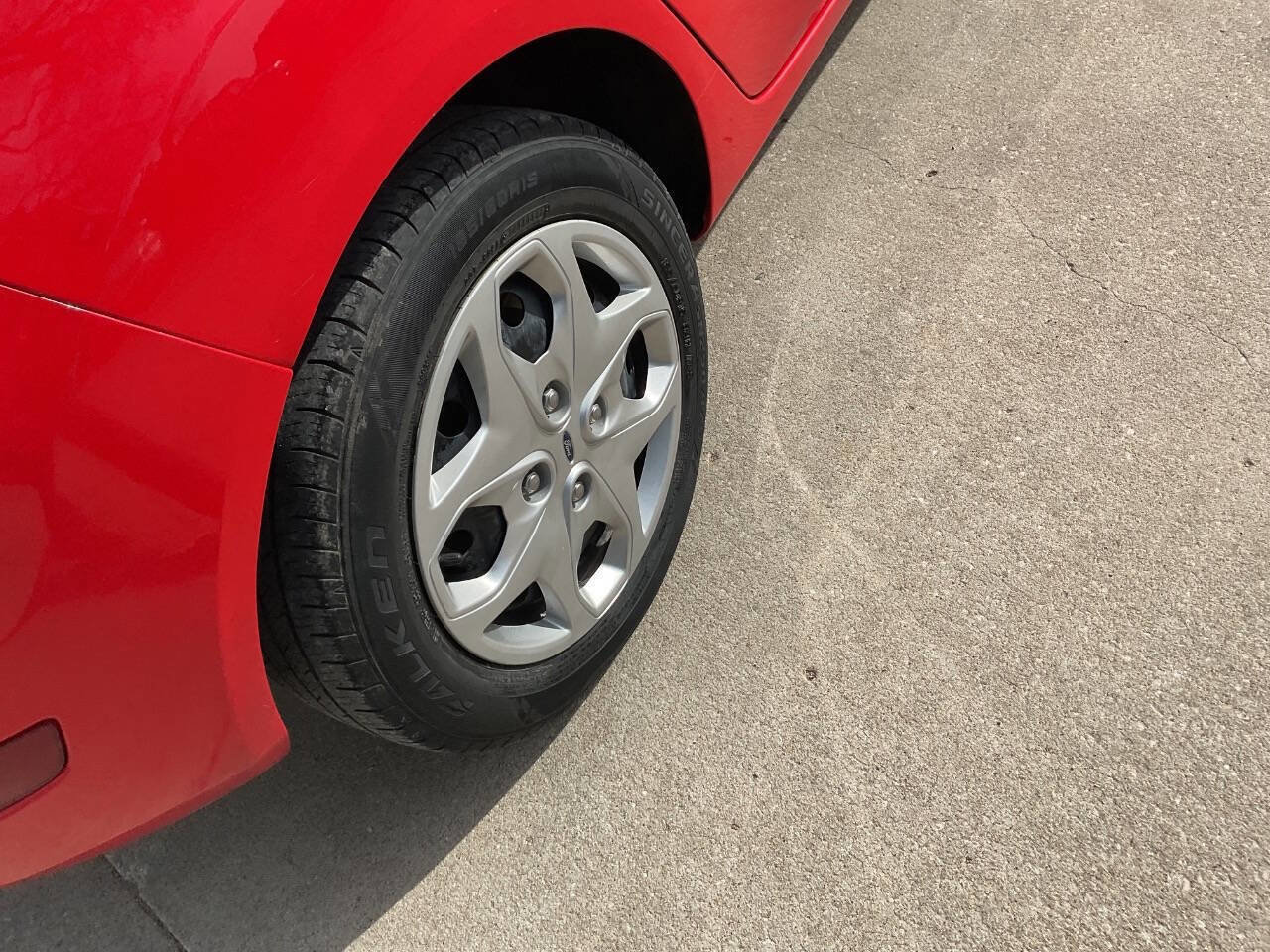 Used 2013 Ford Fiesta SE image 6