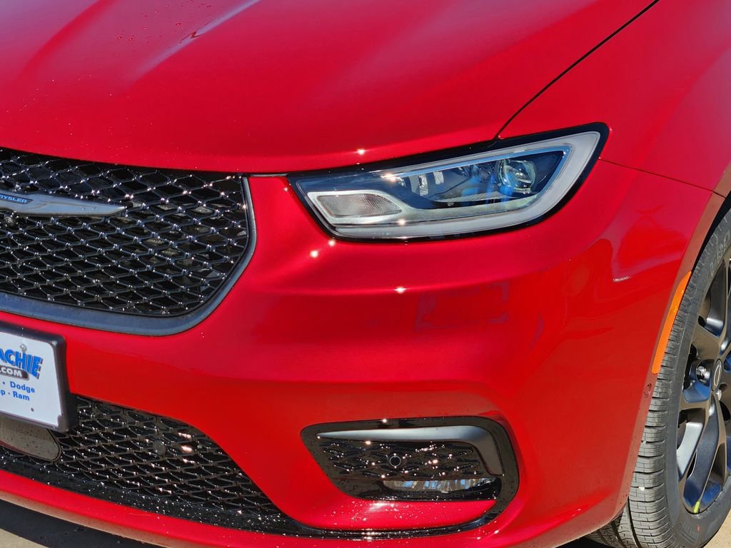 New 2026 Chrysler Pacifica Select w/ S Appearance Package image 5