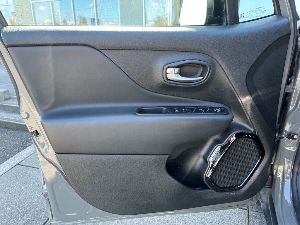 Used 2022 Jeep Renegade Altitude w/ Convenience Group image 10