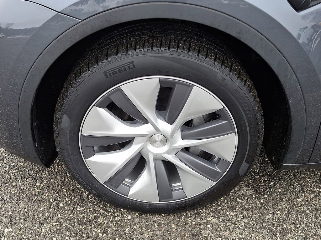 Used 2023 Tesla Model Y Long Range image 28