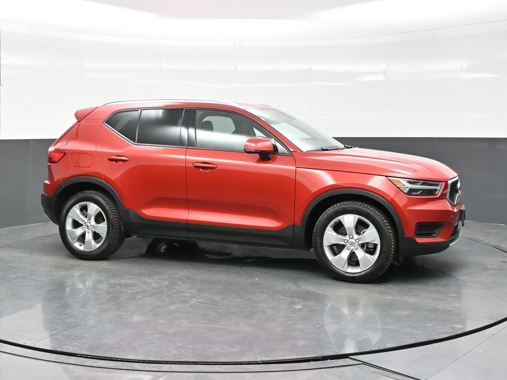 Used 2020 Volvo XC40 T5 Momentum w/ Protection Package Premier AWD/4WD image 8