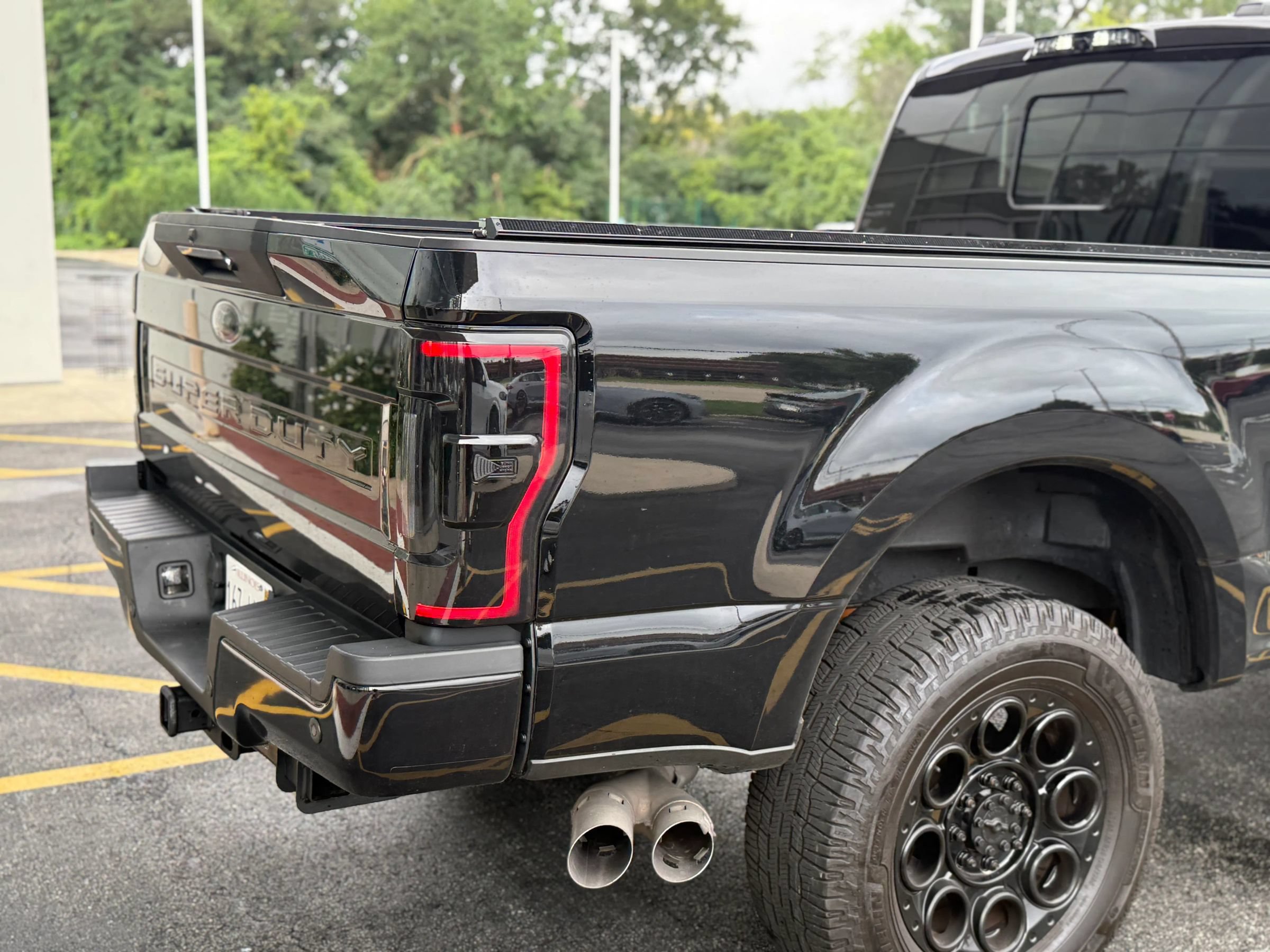 Used 2022 Ford F250 Lariat w/ Lariat Ultimate Package AWD/4WD image 6