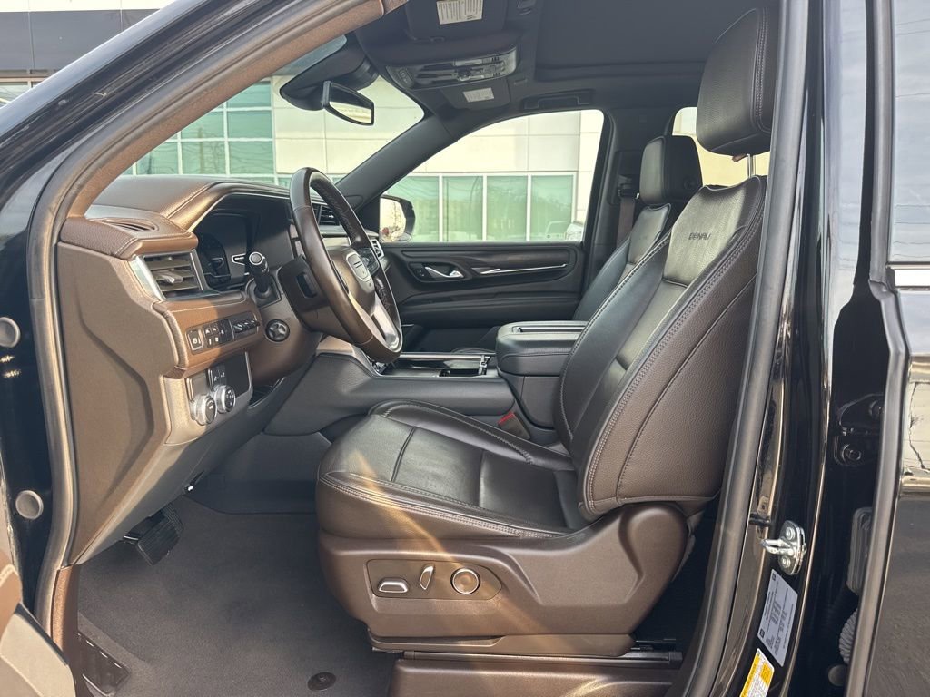 Used 2024 GMC Yukon Denali RWD image 16