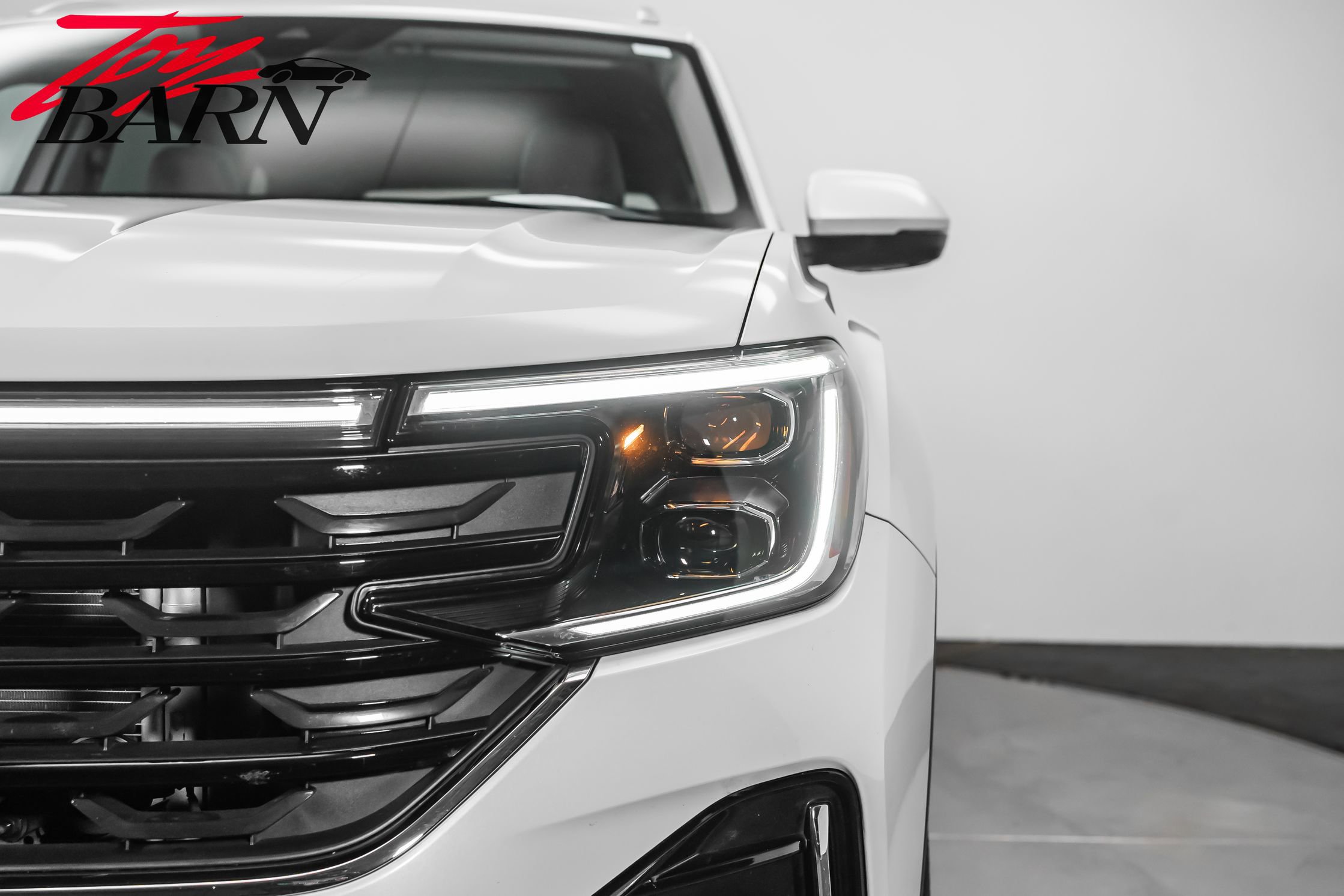 Used 2024 Volkswagen Atlas SEL Premium R-Line image 11