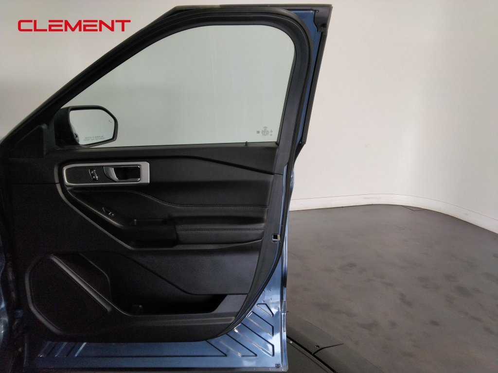 Used 2020 Ford Explorer XLT w/ Equipment Group 202A image 38