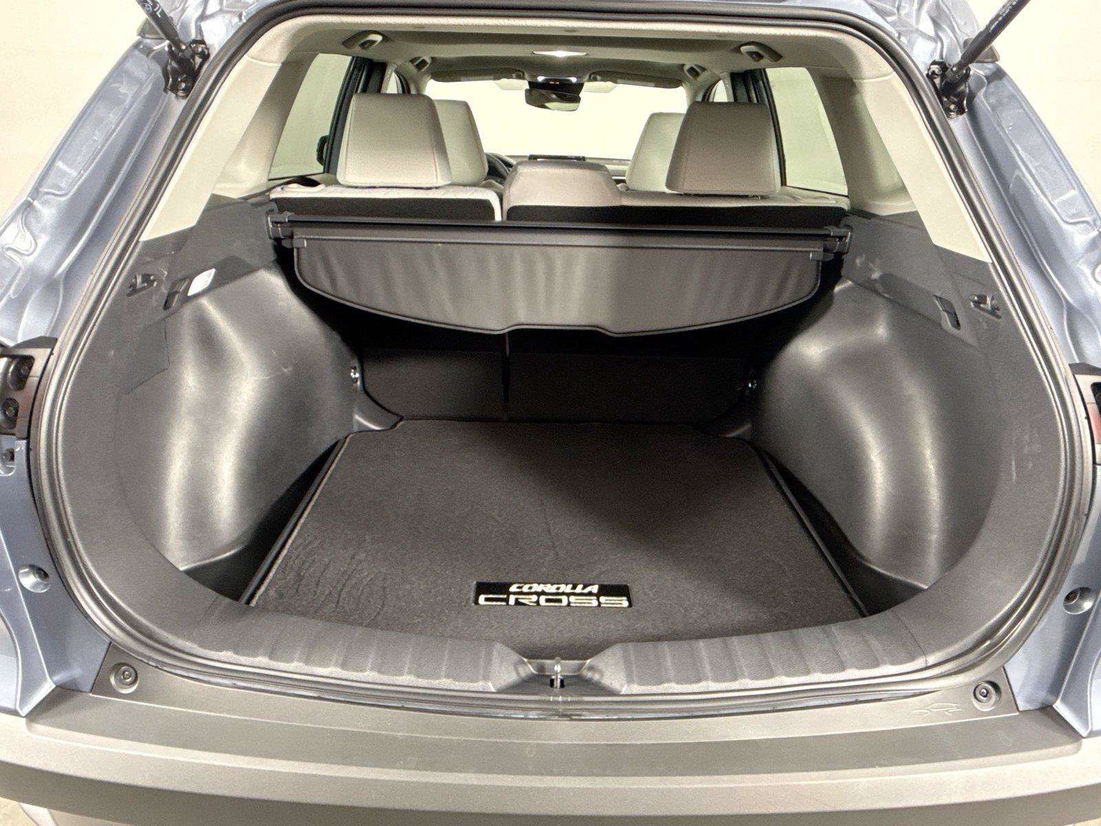 Certified 2025 Toyota Corolla Cross LE w/ Moonroof Package FWD image 40