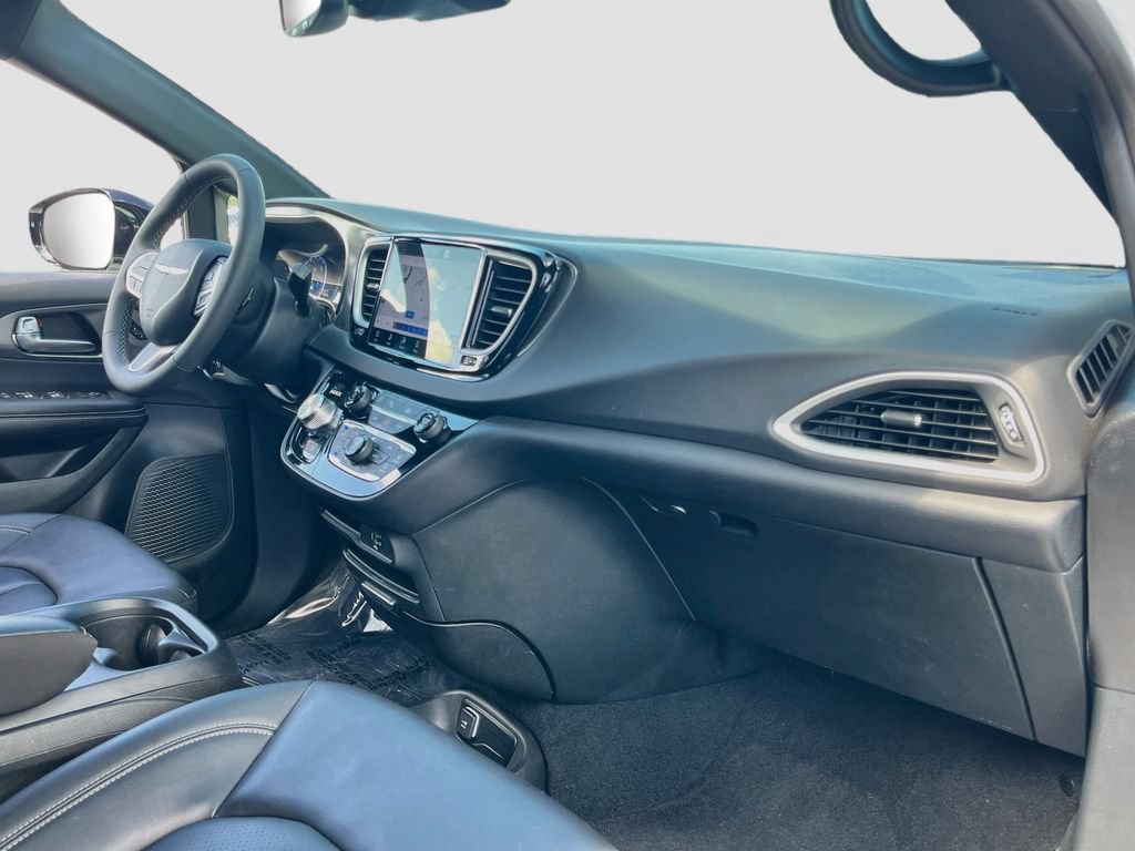 Used 2026 Chrysler Pacifica Select FWD image 29