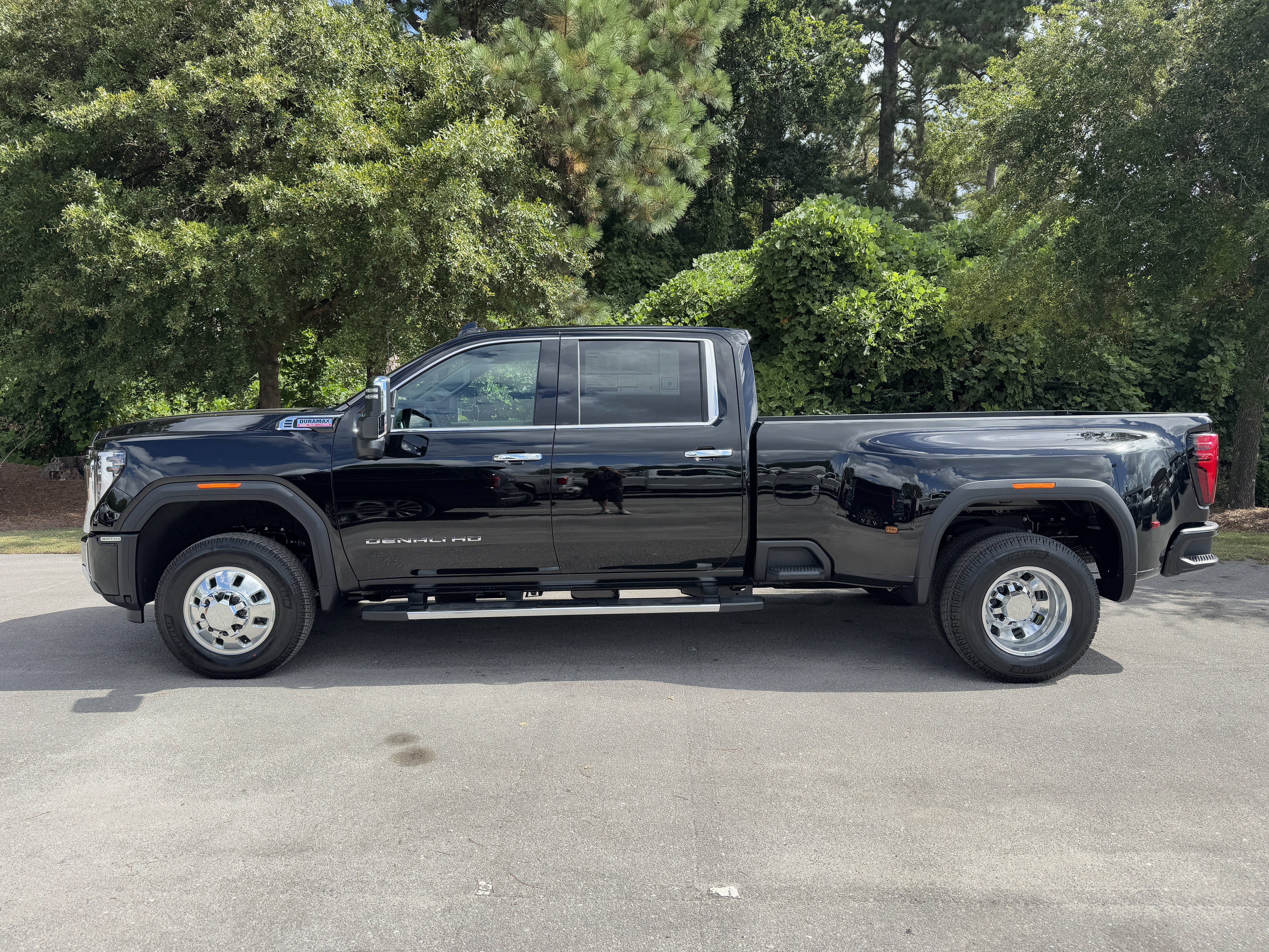 New 2026 GMC Sierra 3500 Denali w/ Denali Reserve Package image 14