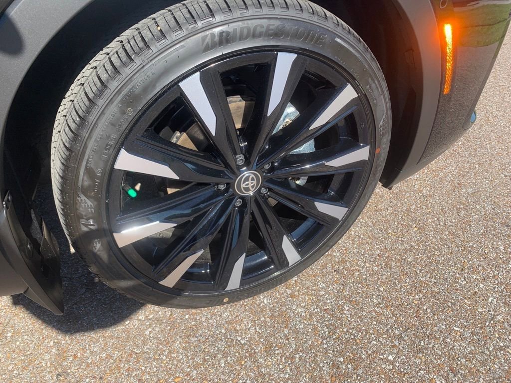 New 2026 Toyota Crown Platinum image 10