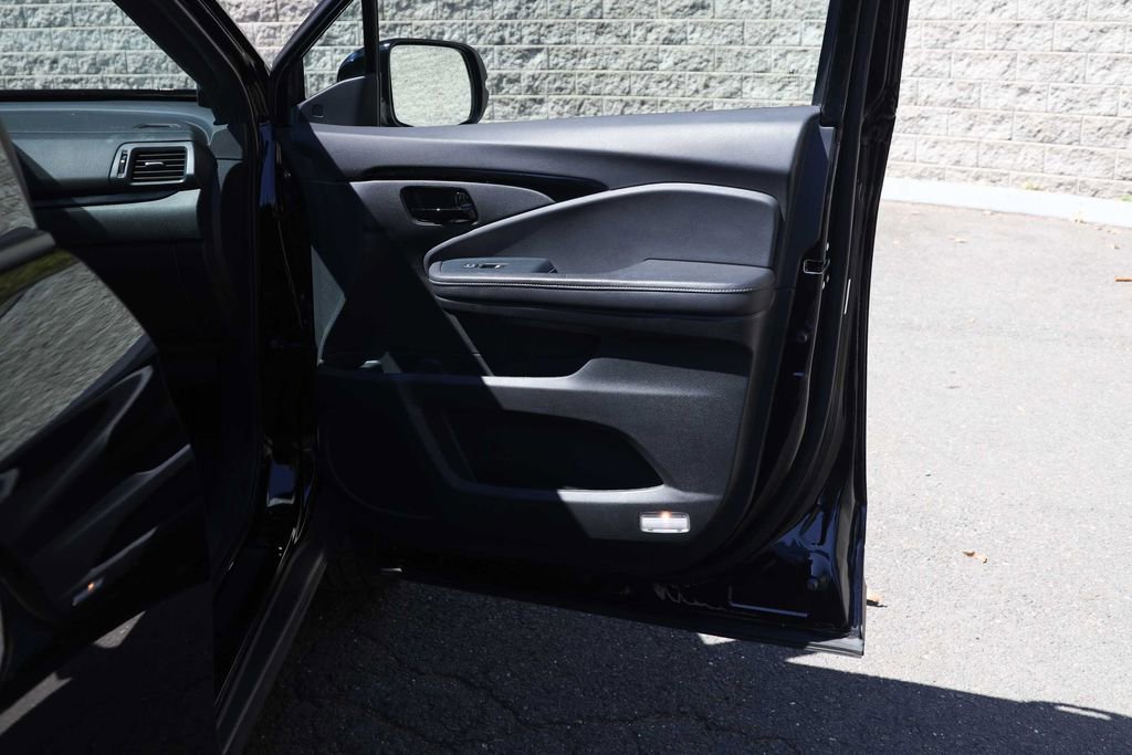 Used 2023 Honda Passport Elite image 14