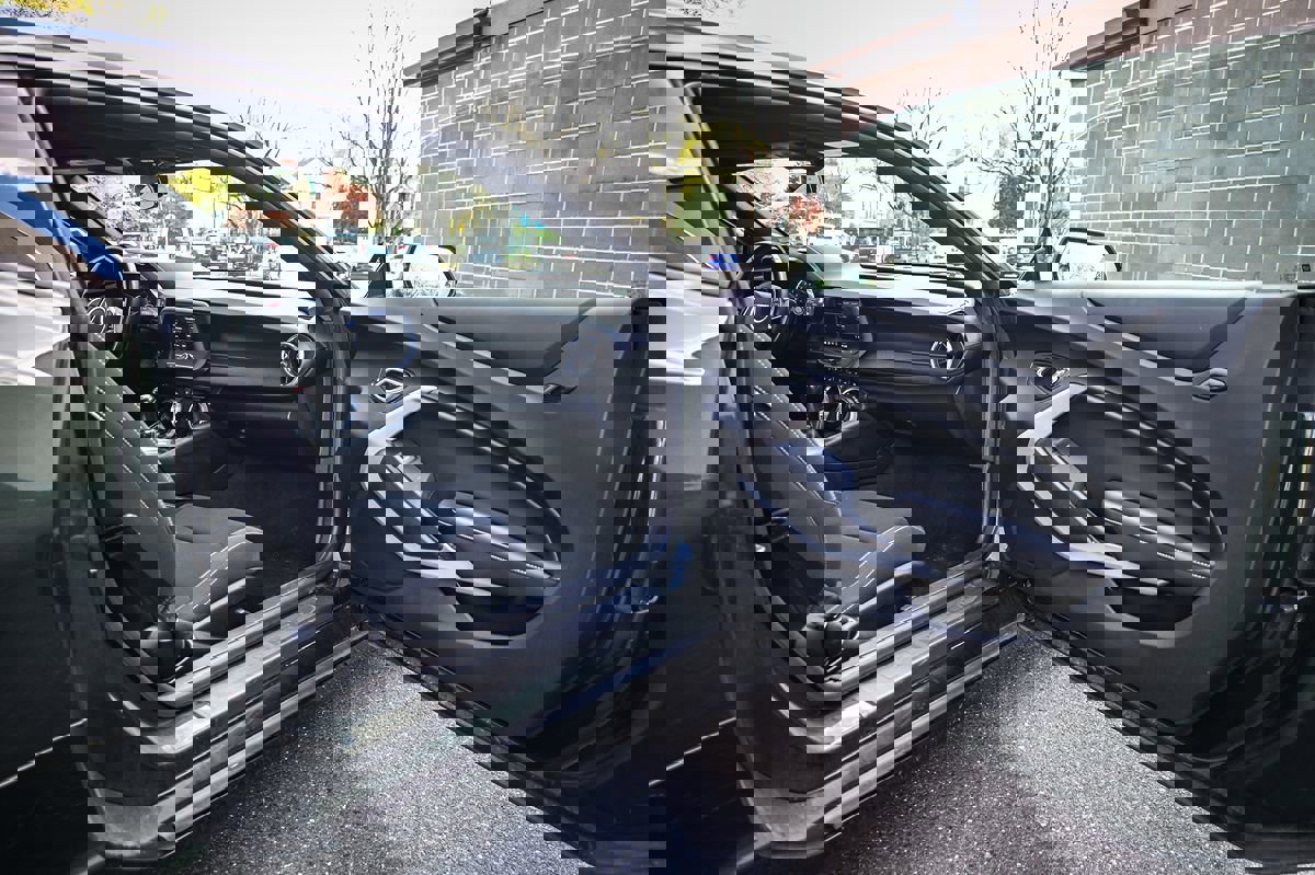 Used 2020 Chevrolet Camaro LT RWD image 14